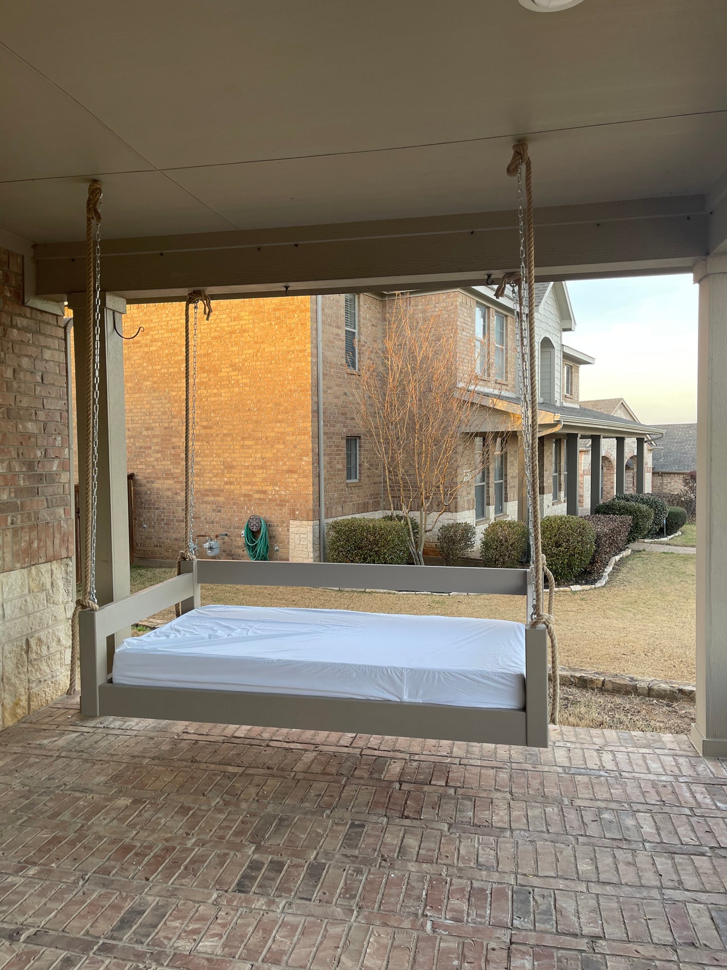 Texas Swing (Twin Frame)